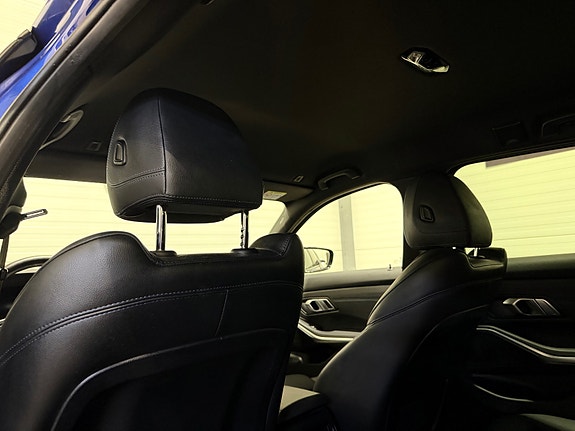 BMW 330e 20 of 30