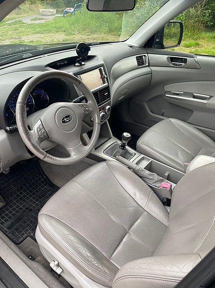 Subaru Forester 10 of 22