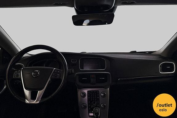 Volvo V40 Cross Country 26 of 26