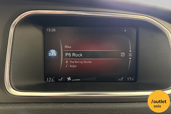 Volvo V40 Cross Country 14 of 26