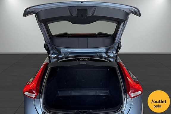 Volvo V40 Cross Country 5 of 26