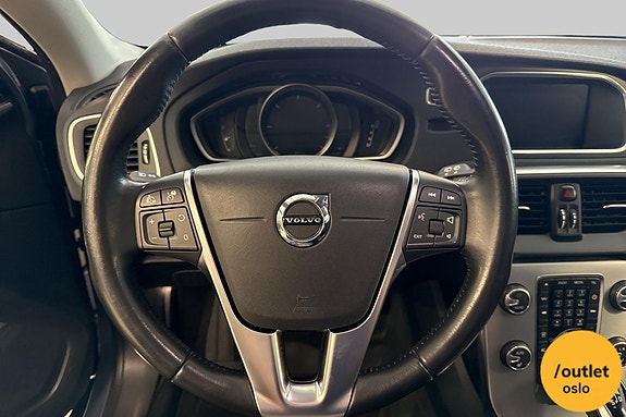 Volvo V40 Cross Country 20 of 26