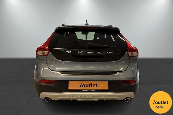 Volvo V40 Cross Country 4 of 26