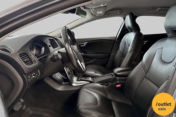 Volvo V40 Cross Country 12 of 26