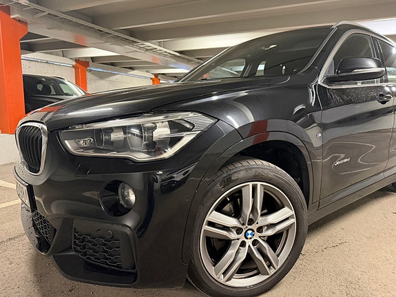 BMW X1 2 of 11