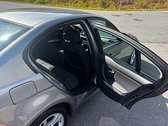 BMW 318i 10 of 19