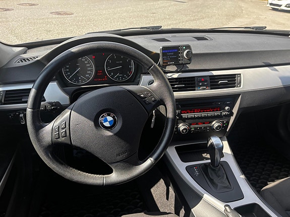 BMW 318i 13 of 19