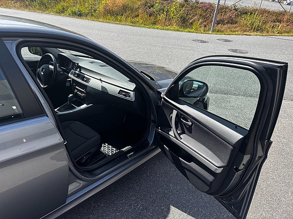 BMW 318i 9 of 19