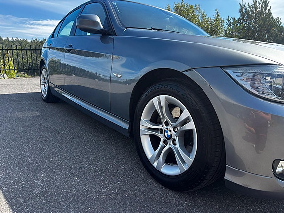 BMW 318i 7 of 19