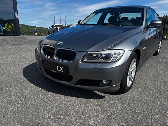 BMW 318i 2 of 19
