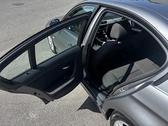 BMW 318i 11 of 19