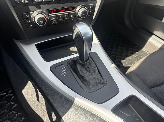 BMW 318i 16 of 19