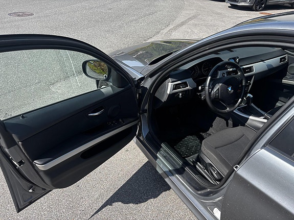 BMW 318i 12 of 19