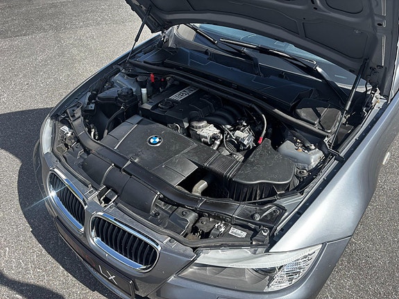 BMW 318i 18 of 19