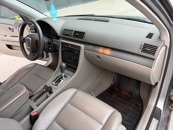 Audi A4 23 of 30
