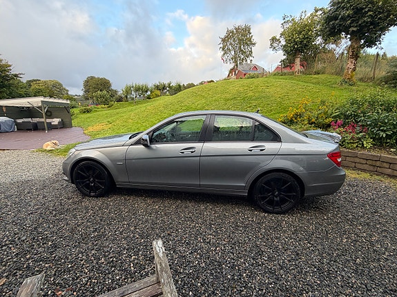 Mercedes-Benz C180 d 9 of 18