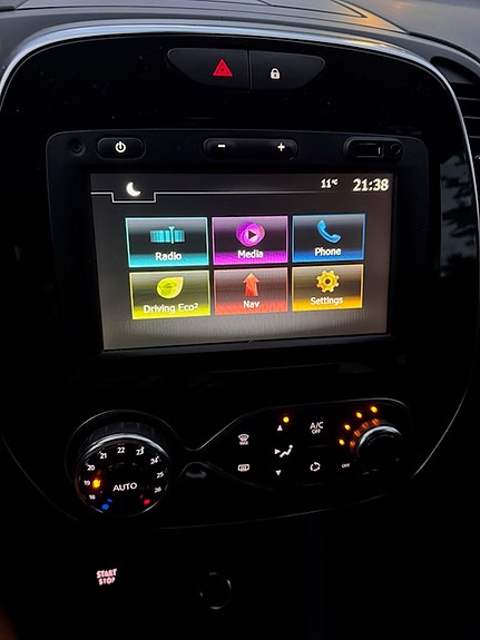 Renault Captur 14 of 23