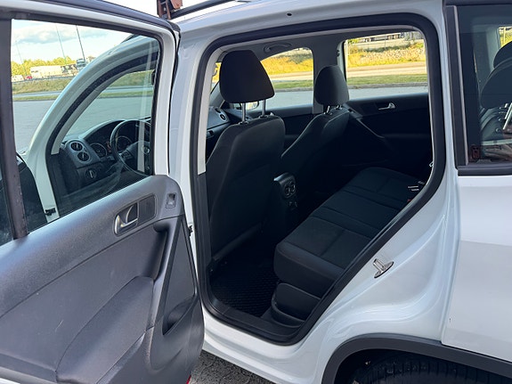 Volkswagen Tiguan 16 of 30