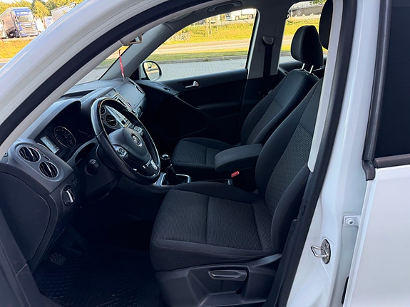 Volkswagen Tiguan 14 of 30