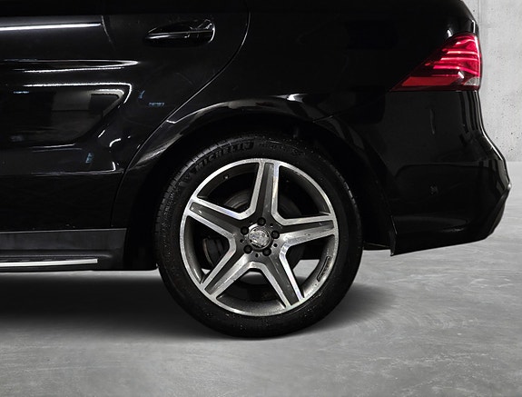 Mercedes-Benz GLE400 29 of 30