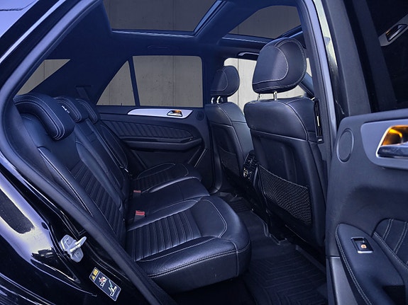 Mercedes-Benz GLE400 10 of 30