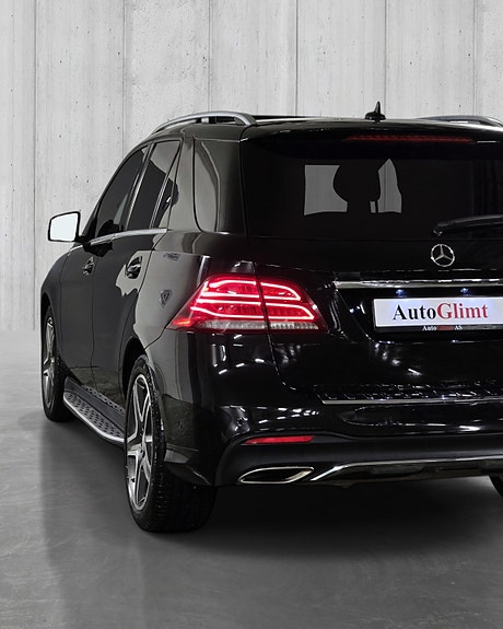 Mercedes-Benz GLE400 27 of 30