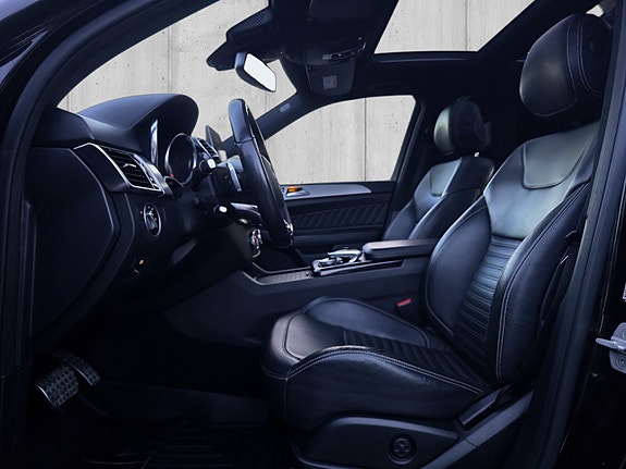 Mercedes-Benz GLE400 12 of 30