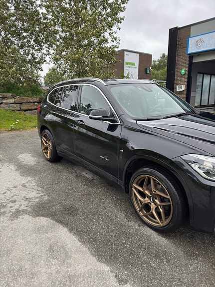 BMW X1 3 of 15
