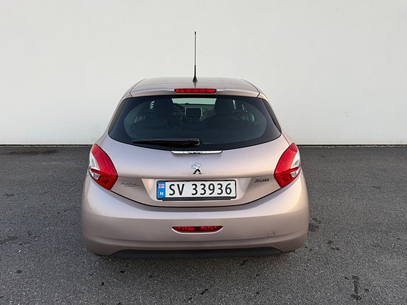 Peugeot 208 6 of 17