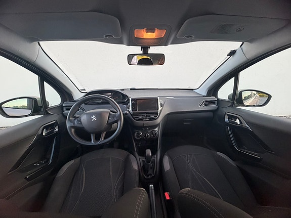 Peugeot 208 15 of 17