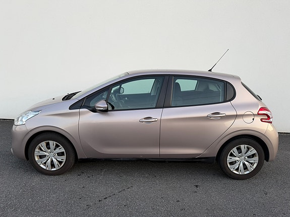 Peugeot 208 4 of 17
