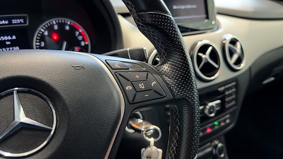 Mercedes-Benz B180 18 of 30
