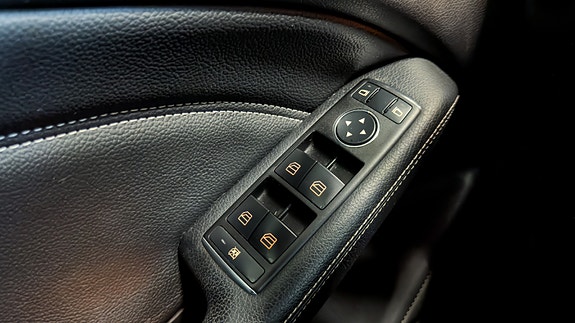 Mercedes-Benz B180 15 of 30