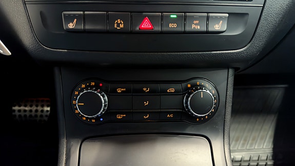 Mercedes-Benz B180 24 of 30
