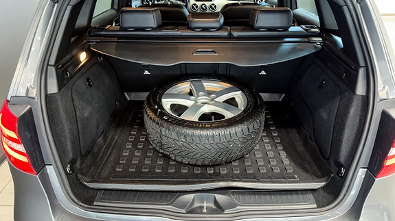 Mercedes-Benz B180 12 of 30