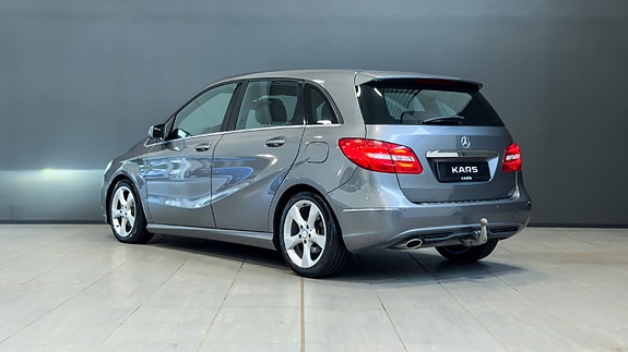 Mercedes-Benz B180 3 of 30