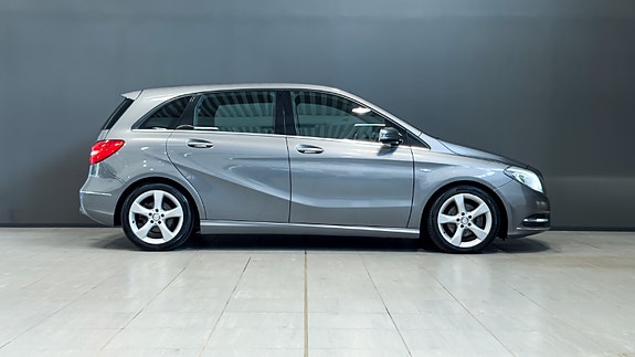 Mercedes-Benz B180 6 of 30