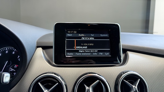 Mercedes-Benz B180 21 of 30