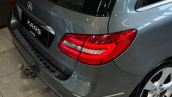 Mercedes-Benz B180 11 of 30