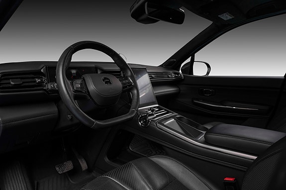 NIO ES8 11 of 28