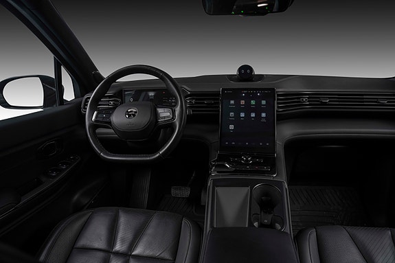 NIO ES8 10 of 28