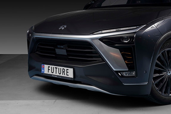 NIO ES8 3 of 28