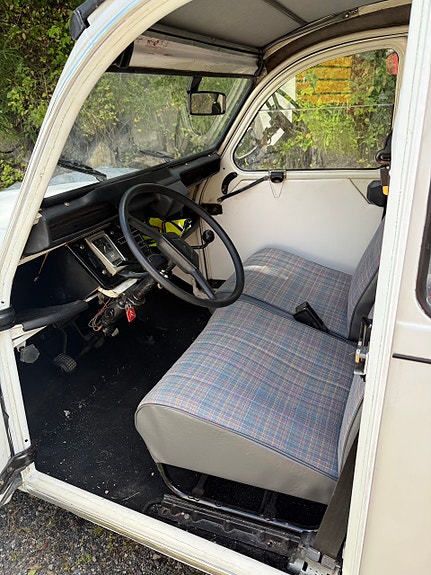 Citroen 2CV 10 of 12