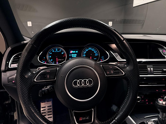 Audi RS4 17 of 30