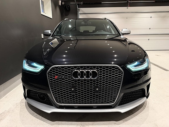 Audi RS4 11 of 30