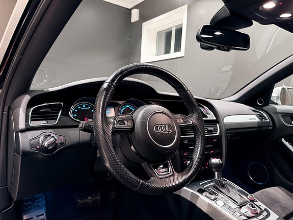 Audi RS4 16 of 30