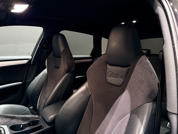Audi RS4 14 of 30
