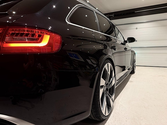 Audi RS4 30 of 30