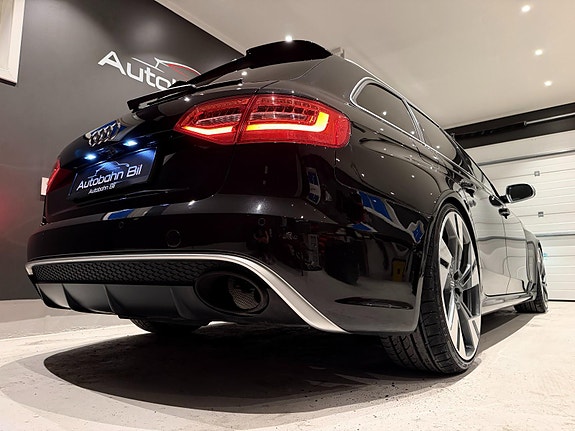 Audi RS4 4 of 30