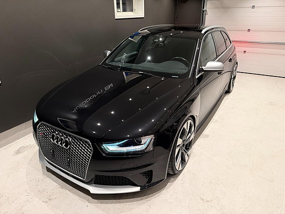 Audi RS4 10 of 30